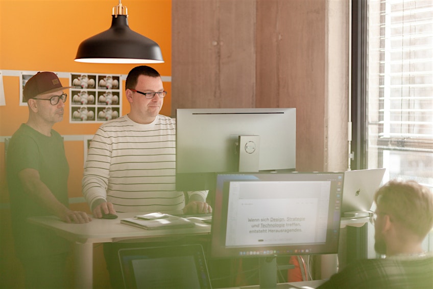 Elfnullfuenf/ Team bei der Arbeit oder Minions at work Elfnullfuenf/ Team bei der Arbeit oder Minions at work